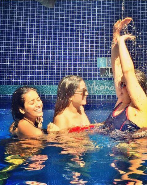 The girls had a blast partying by the pool side.