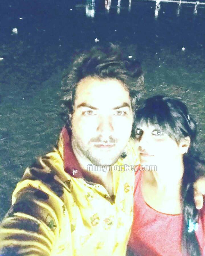 Manu's fiance Priya instead accused Mona of being a desparate woman. She said,