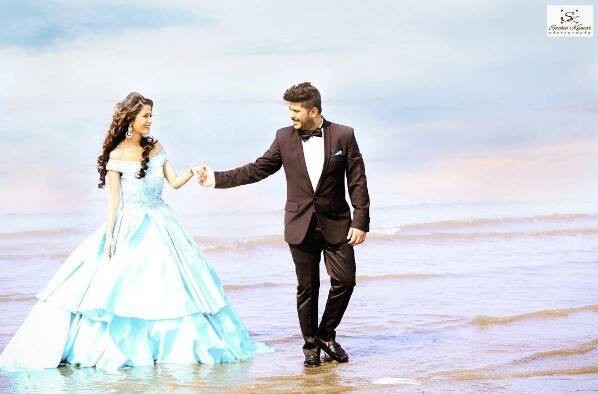 The couple is looking lovely in the photoshoot.