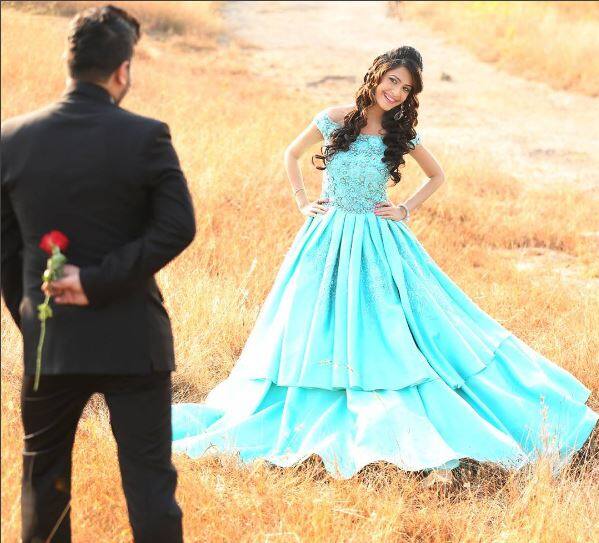 The pictures are clicked by photographer Sachin Kumar, who also did Vivek Dahiya and Divyanka Tripathi‘s pre-wedding shoot.