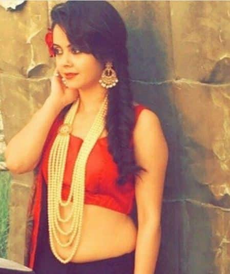 Gopi Bahu devoleena bhattacharjee hottest avtaar.