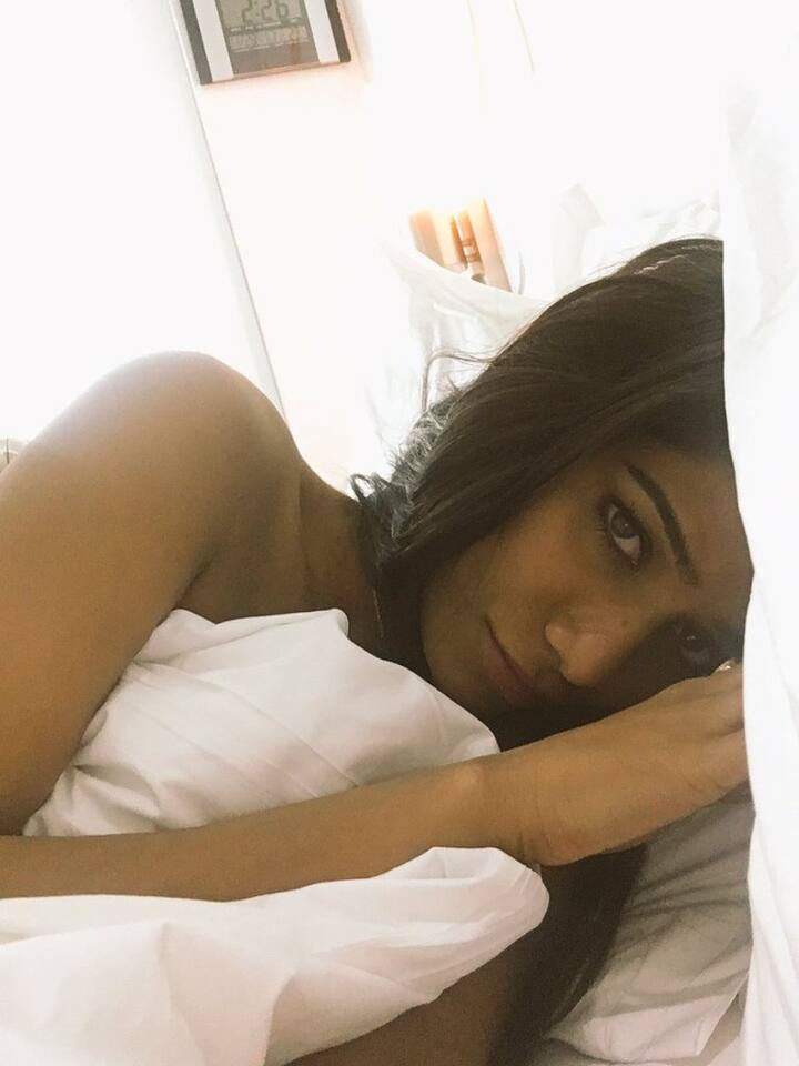 Topless in bed, Poonam writes 