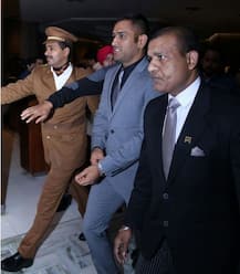 PHOTOS: Yuvraj Singh's STAR STUDDED wedding reception in Delhi; Sachin, Dhoni and others VIP guests grace the event!