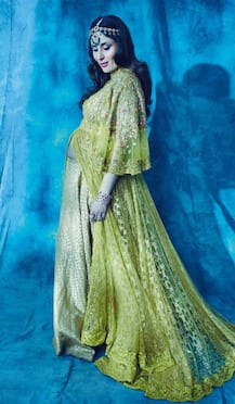 SEE PICS: Time for GOOD NEWS? Mom-to-be Kareena Kapoor's girl gang- Malaika Arora Khan, Amrita, Reah rush to meet Bebo at her home!