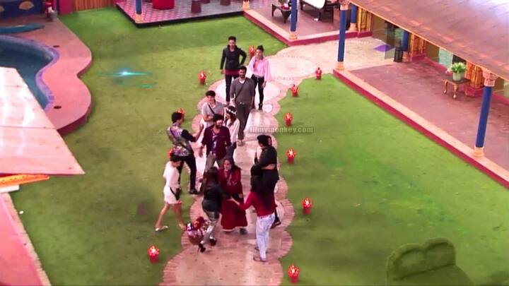 However, if you notice then you will find one housemate missing from the visuals/pictures that flooded social media platforms from the BB 10 house during 'Wajah Tum Ho' visit 