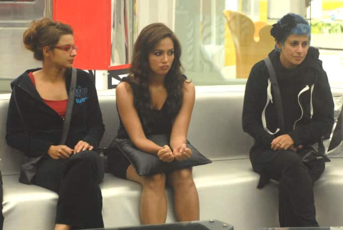 Oh! and do you remember that Sanan Khan has been part of this reality show herself. Sana participated in 'Bigg Boss 6' along with celebs like Aashka Goradia and Sapna Bhawnani. The winner of BB 6 was TV actress Urvashi Dholakia.