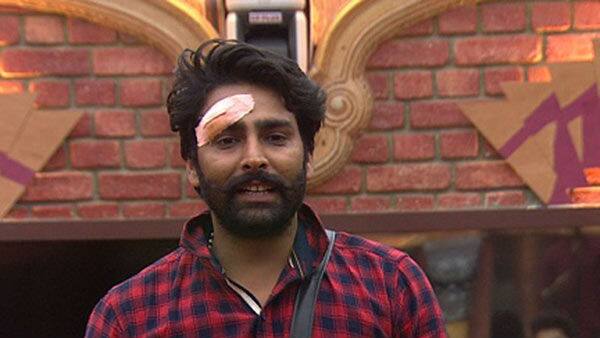 This was his latest look and now see the new look. Next Pic!(Pic Credit: Colors)