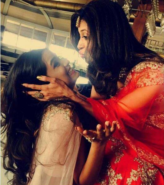 This is an adorable picture of Kishwer with a friend of hers. (Photo: Instagram)