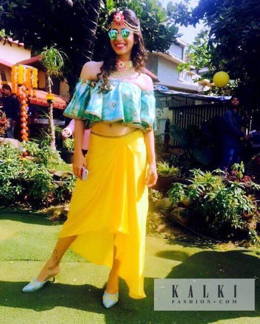 This was the picture before Kish's wedding ceremony started. The official handle of Kalki Fashion posted it and captioned,