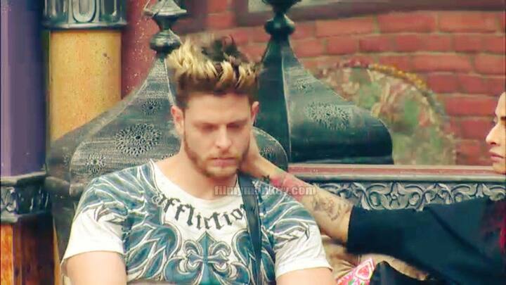 Jason had left the show a week ago because of stomach infection and hospitalized. He then quit the show and BB informed the housemates about the same. Bani had said to Rohan, 