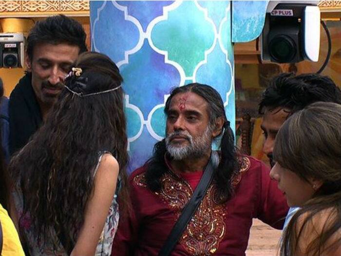 A Day before Swami ji tied his hair in two ponytails, no doubt he was looking super cute and funny at the same time