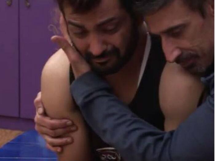 The Jaipur guy who is seen as one of the finalists on the show was inconsolable crying his heart out like a baby in the washroom area 