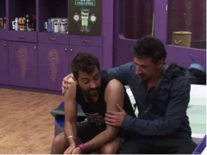 Manu then recalled a few incidents related to his late mom