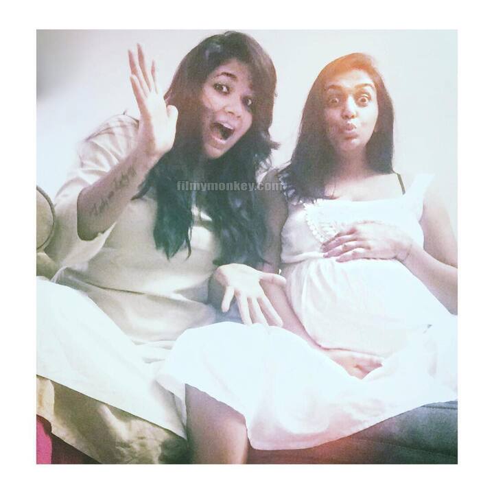 Shveta with her TV actress friend Narayani Shastri(Pic: Instagram)