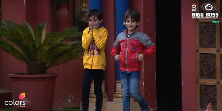 And then enter the kiddos bringing loads of cheer & hppiness into the house. Look at the adorable faces!(Photo: Colors)