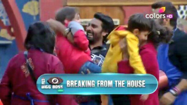 The two children brought so much joy and happiness with them that Swami Om, Manveer Gurjar, Lopamudra Raut.. no one could resist picking these cuties in their arms.(Photo: Colors)