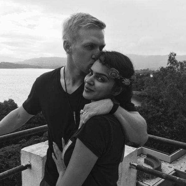 “Brent went down on his knees to express his love for Aashka. He asked her to marry him in front of his family. He had been planning his proposal meticulously for months. The ring he has gifted Aashka has two sapphires flanking the diamond.”