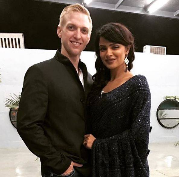 Before Brent, Aashka has been in a relationship with actor Rohit Bakshi for over 10 years, but things couldn't work well and their relationship went kaput.