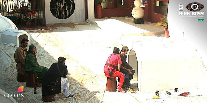 Along with Manu it was 4 others, Manveer, Lopamudra Raut, Swami Omji and Rohan Mehra fighting for captaincy(Pic: Colors)
