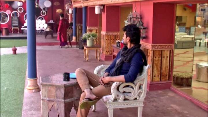 Can you see that! That is an umbrella which Baba is carrying around in every corner of the house(Pic: Twitter)
