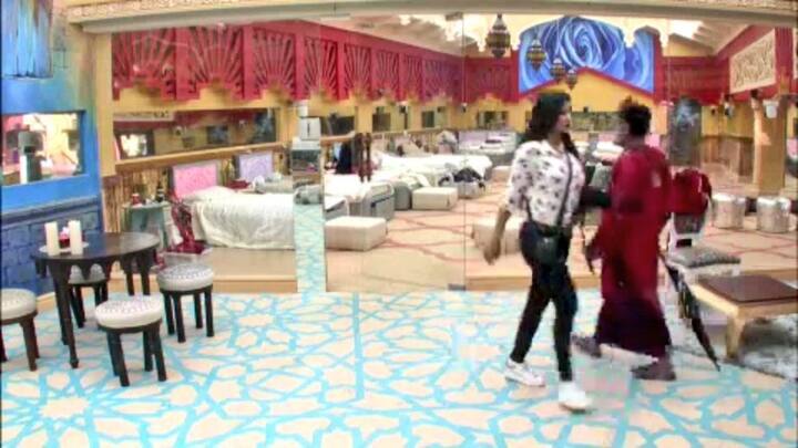 If you remember, Baba used to keep spoons under his below in the initial weeks after picking up fights with contestants saying it is for his protection(Pic: Twitter)