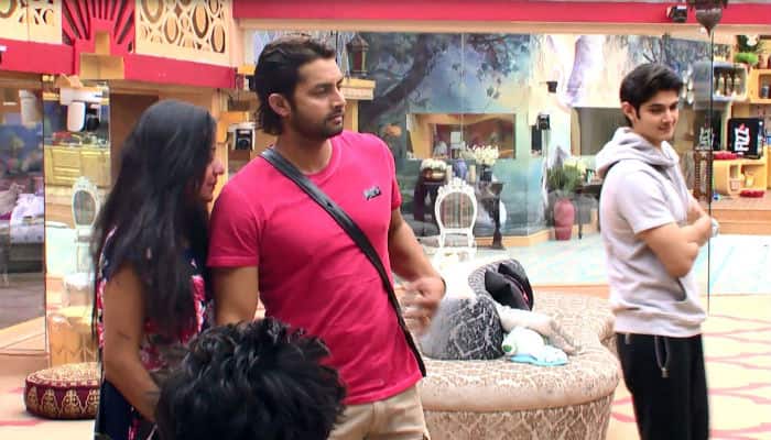 Vikrant then bid adieu to everybody inside the house and thanked them for making his wedding special