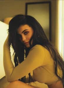 SEE PICS: Kylie Jenner flaunts her shapely derriere in skimpy BIKINI for a racy photo shoot!