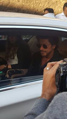 Crowd goes crazy as 'Raees' SRK boards train from Mumbai..! INSIDE PICS!