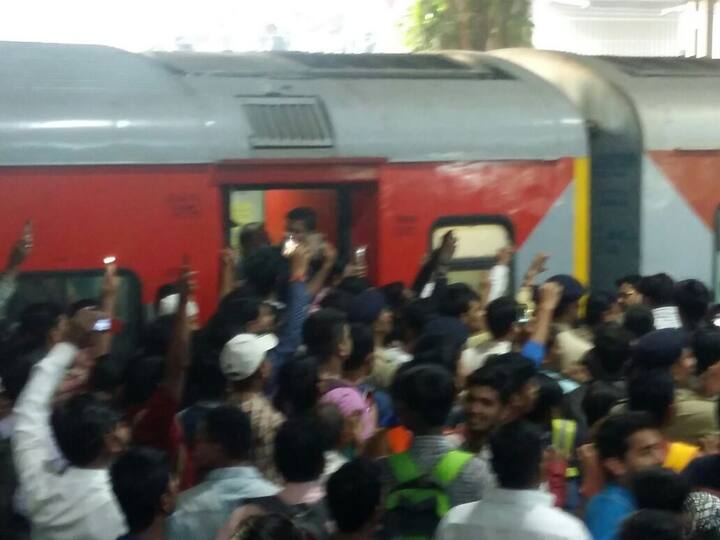 The entire team, producer Ritesh Sidhwani, director Rahul dholakia and others took the train after a very long time and this has triggered sheer excitement amidst the entire team.(Pic: Twitter)