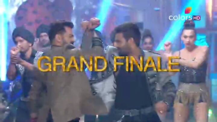 Manu and Manveer dance together