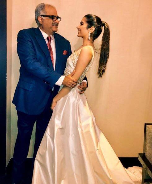 Here's Khush's candid click with daddy boney Kapoor