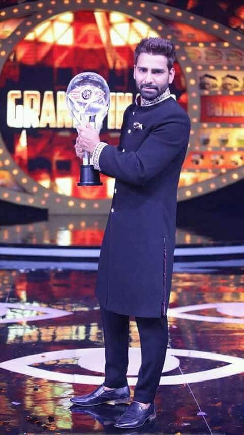 Commoner Manveer Gurjar, who is now become a celebrity', walked away with the winner's trophy beating Bani J in the grand finale. (Photo: Colors)