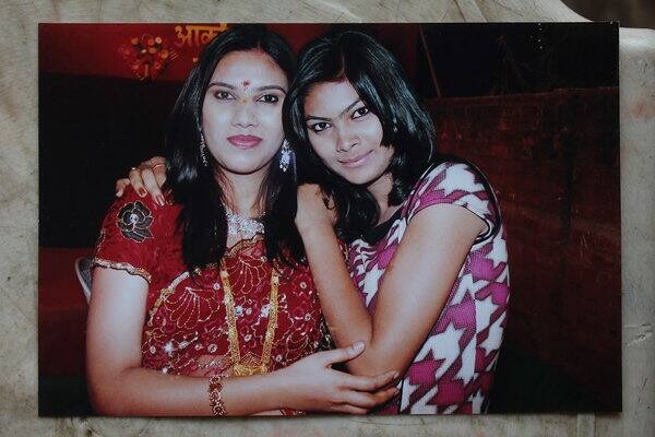 That's her picture with her sister who also visited her inside the BB 10 house