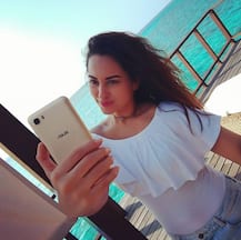 Sonakshi Sinha's pictures from her Maldives VACATION will give you major TRAVEL GOALS!