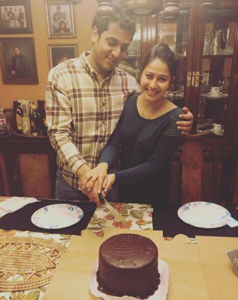 The couple also cut a cake and posed with the official marriage license.