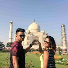 Hina Khan aka Akshara's ROMANTIC PICS with boyfriend Rocky in Agra will make you fall in love!