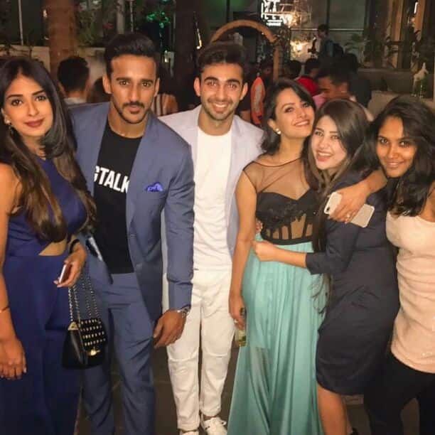 Occasion was the launch of her co actor Anita Hassanandani aka Shagun Arora's shopping website of designer bags called 'The Bag Talk' launch that she started in collaboration with her husband Rohit Ready. We see the couple here posing with Avantika Kundal aka Mihika, Abhishek, Aditi and Shruti Bapna(Pic: Facebook)