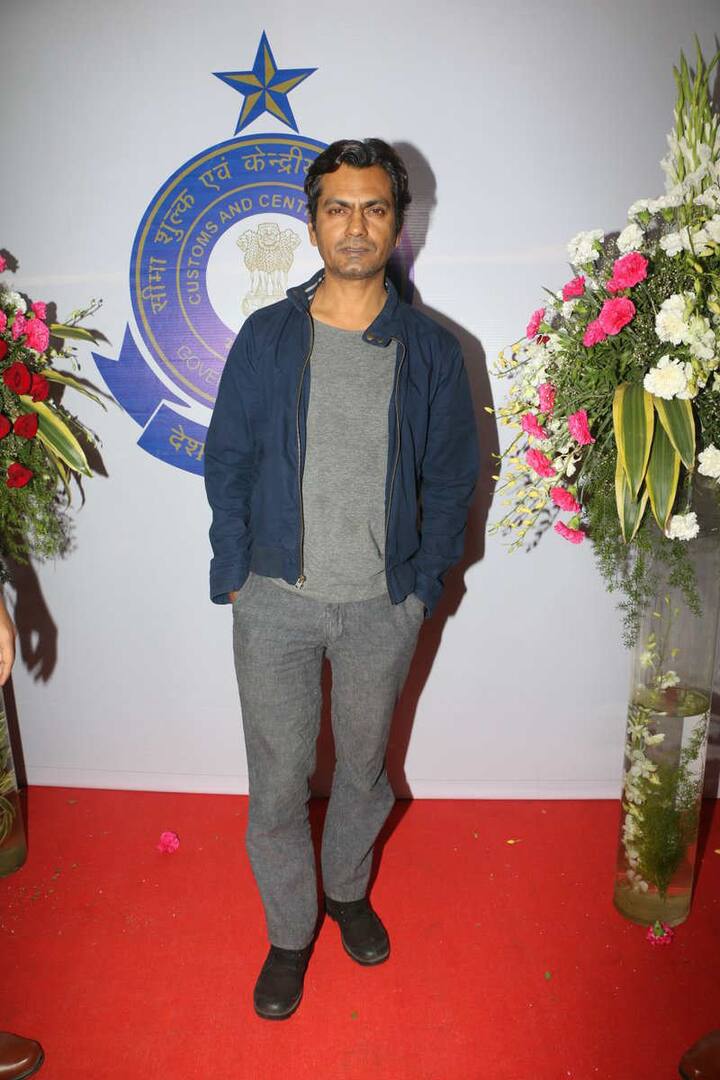 Sonu Sood, Sophie Choudhary, Jeetendra, Nawazuddin Siddiqui, Vivek Oberoi and Shatrughan Sinha among others. 