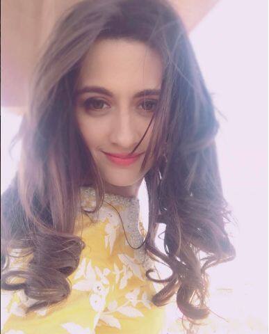 The beautiful Sanjeeda and the handsome Keith are sure to nail us with their chemistry as we see they gel so well even before the shoot began. See next pic!(Pic: Sanjeeda Instagram)