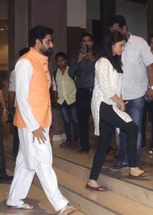 PHOTOS: Akshay Kumar, Kajol, Aishwarya-Abhishek & other Bollywood stars attend Suniel Shetty’s father’s prayer meet!