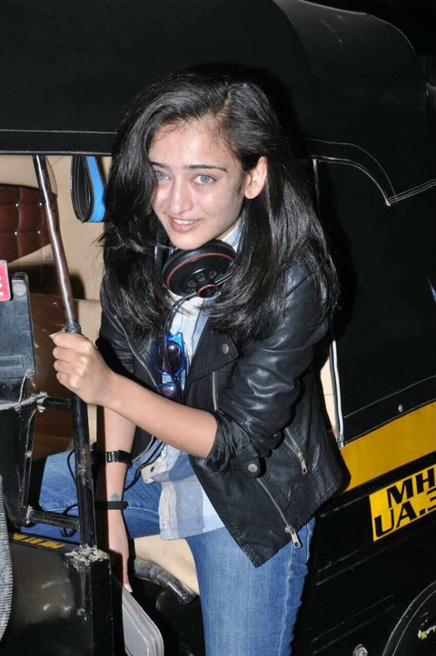 Kamal Haasan's daughter Akshara Haasan hitches a rickshaw ride home!