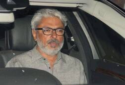 'હીરામંડી' ફિલ્મ માટે સંજય લીલા ભણસાલીએ લધી કરોડો રુપિયા ફી, જાણો ફિલ્મની તમામ જાણકારી