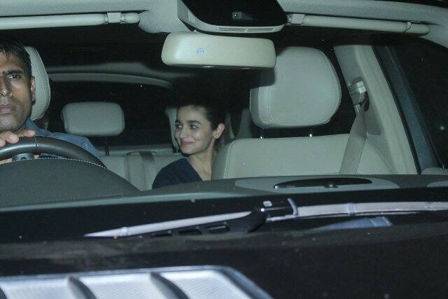 They were all smiles as they were clicked by the paparazzi. (Photo: Manav Manglani)
