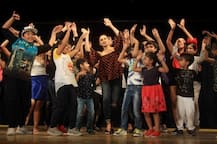 These PICS of Alia Bhatt grooving with kids at a dance school proves that she is the ULTIMATE expression queen of Bollywood!