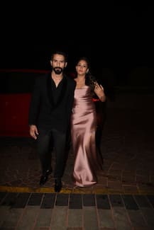 IN PICS: Shahid Kapoor & wife Mira WIN stylish couple award at Hello Hall Of Fame 2017