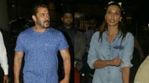 Salman Khan , Iulia Vantur & the entire Khan family head home after after celebrating Ahil's first b'day!