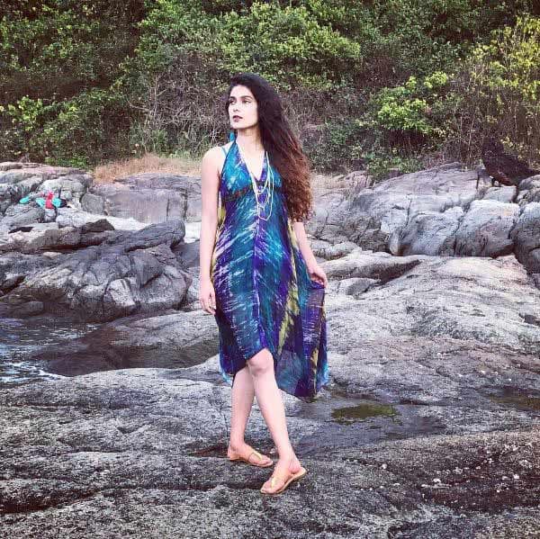 Stunned with his wife's beauty, Kunal writes with this one clicked at the Blue Lagoon beach of Goa - 