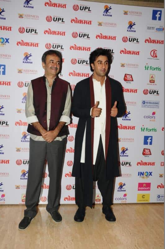 Ranbir Kapoor posing for the media with director Rajkumar Hirani at the Lokmat Maharashtrian of the Year Awards 2017(Photo: Manav Manglani)