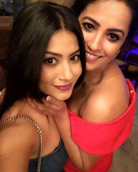 Here are some more pictures that we shared with you earlier too. Anita with Krishna Mukherjee aka Aliya of YHM(Photo: Instagram)