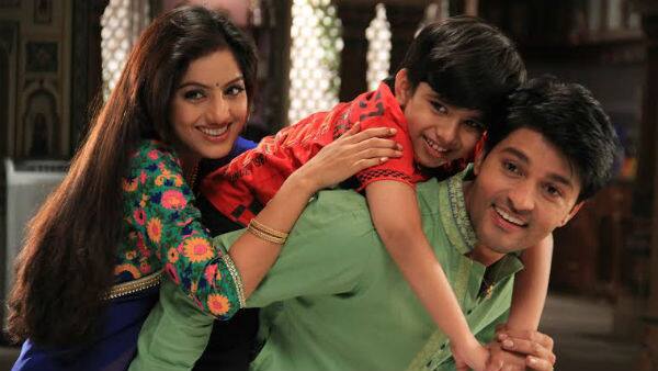 The actress who should be entering her 3rd trimester anytime now, became household name with her 'Diya Aur Baati Hum' stint where she played Sandhya opposite actor Anas Rashid who played her husband 'Sooraj Rathi'(Pic: Star Plus)